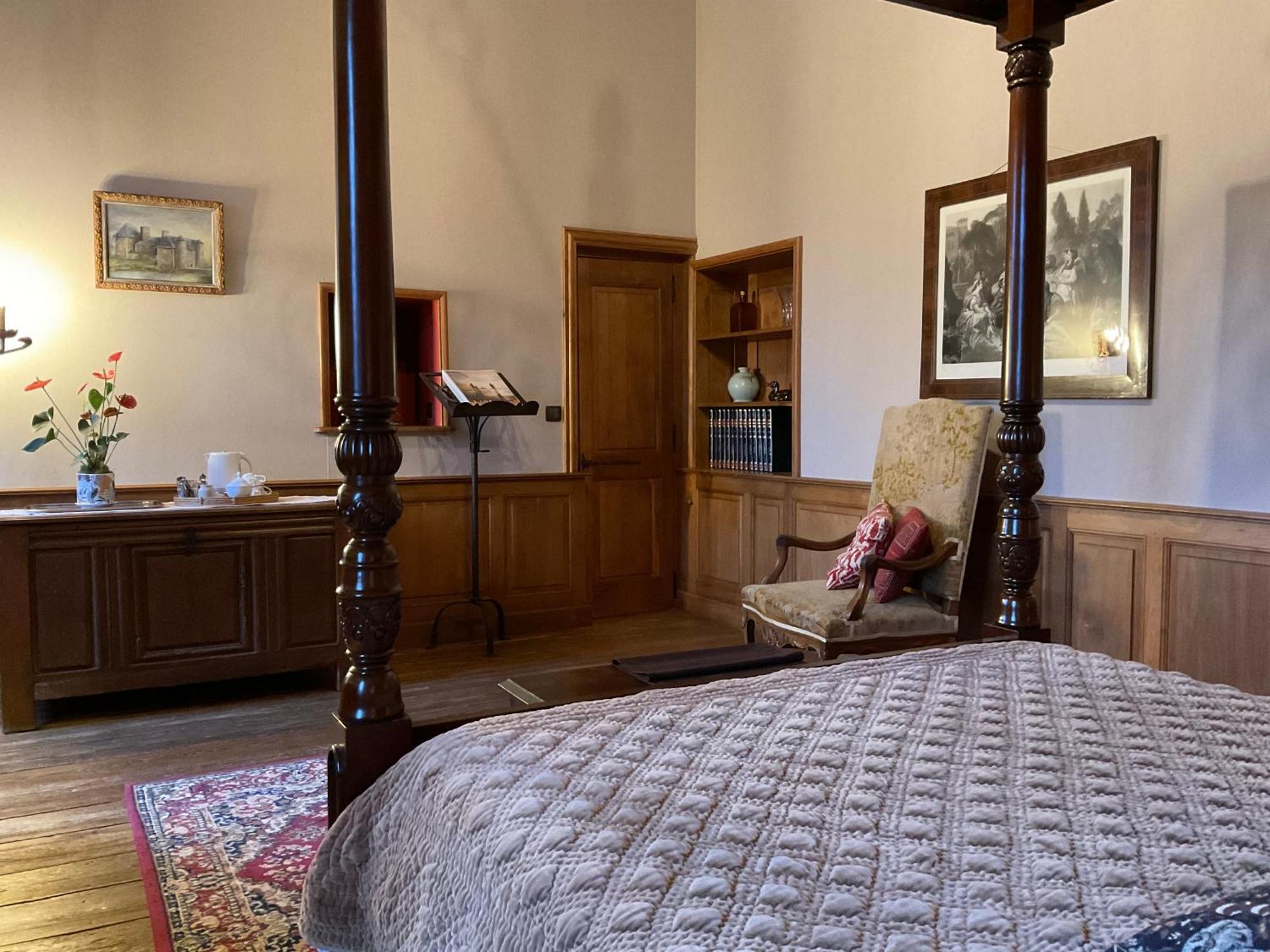 Le Logis D'Equilly Bed & Breakfast Exterior photo